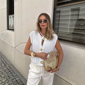 ZARA CHUNKY KNIT TOP SIZE SMALL WHITE GOLD BUTTONS SWEATER VEST VIRAL 5802/022